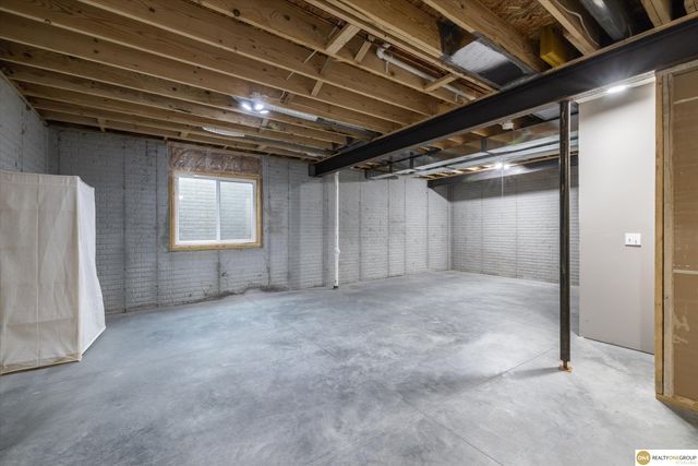 12012 S 44 Street, Bellevue, NE 68123