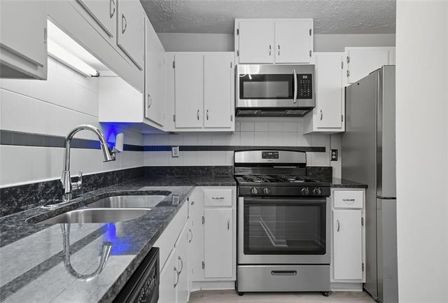 6615 Sienna Court, Peachtree Corners, GA 30092