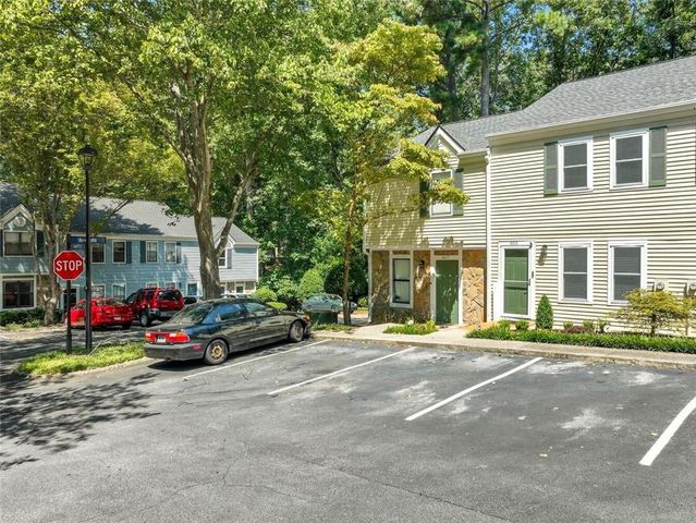 6615 Sienna Court, Peachtree Corners, GA 30092