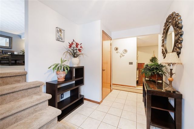 35 Astronaut Drive, Irondequoit, NY 14609