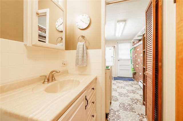 35 Astronaut Drive, Irondequoit, NY 14609