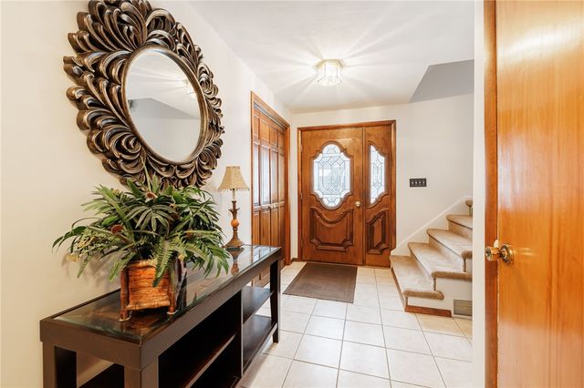 35 Astronaut Drive, Irondequoit, NY 14609