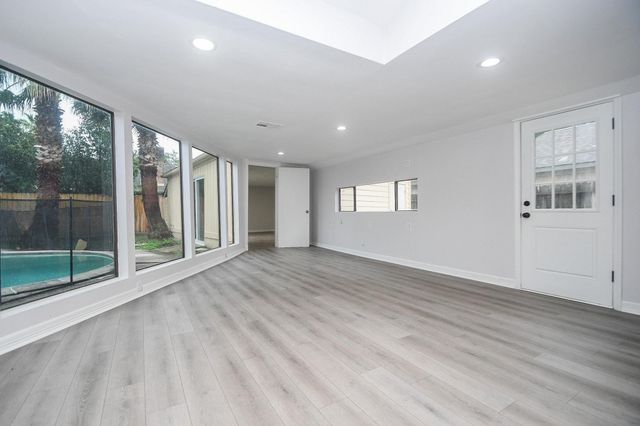 10903 Shawnbrook Drive, Houston, TX 77071