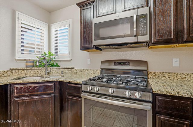 804 LOGI SHEPPHARD Avenue, Anthony, TX 79821