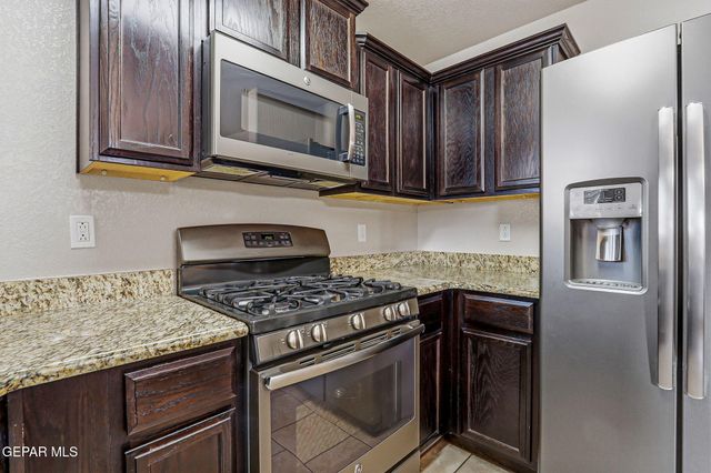 804 LOGI SHEPPHARD Avenue, Anthony, TX 79821