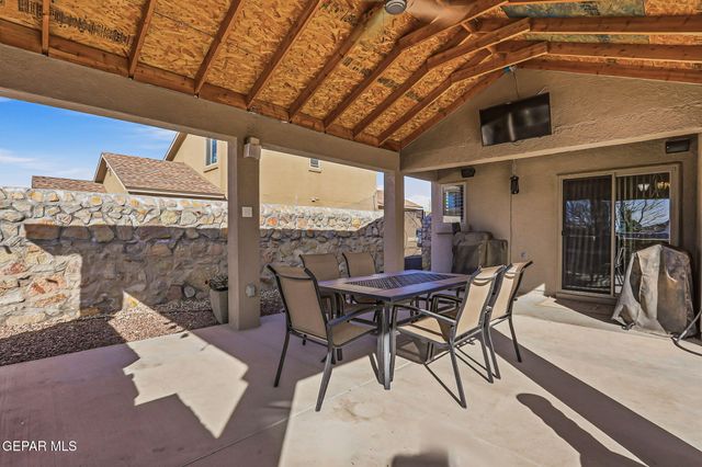 804 LOGI SHEPPHARD Avenue, Anthony, TX 79821