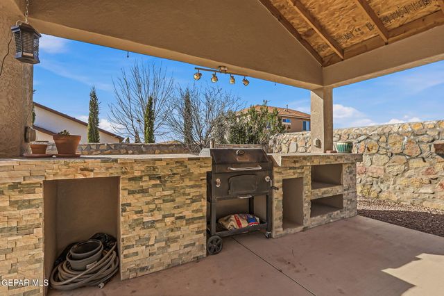 804 LOGI SHEPPHARD Avenue, Anthony, TX 79821