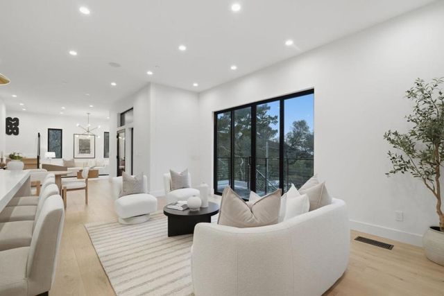 3288 Oak Court, Belmont, CA 94002