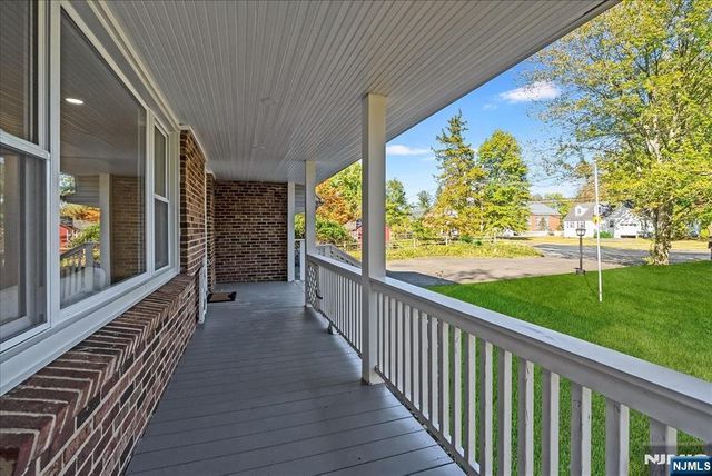 91 Hillcrest Road, Warren, NJ 07059