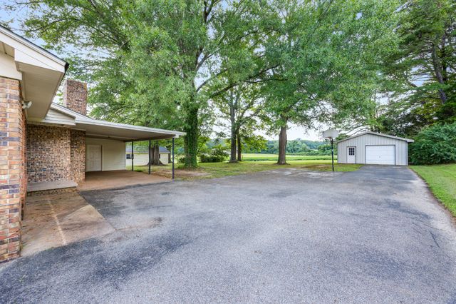 340 Westwood Dr, Huntingdon, TN 38344