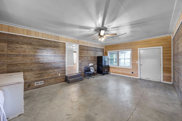 340 Westwood Dr, Huntingdon, TN 38344