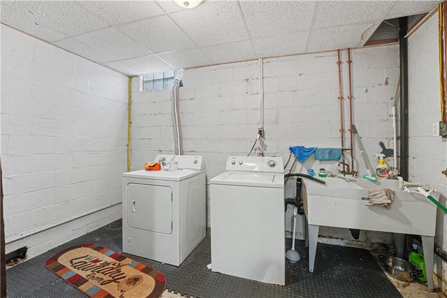 3466 Ridgewood Dr, Churchill Boro, PA 15235