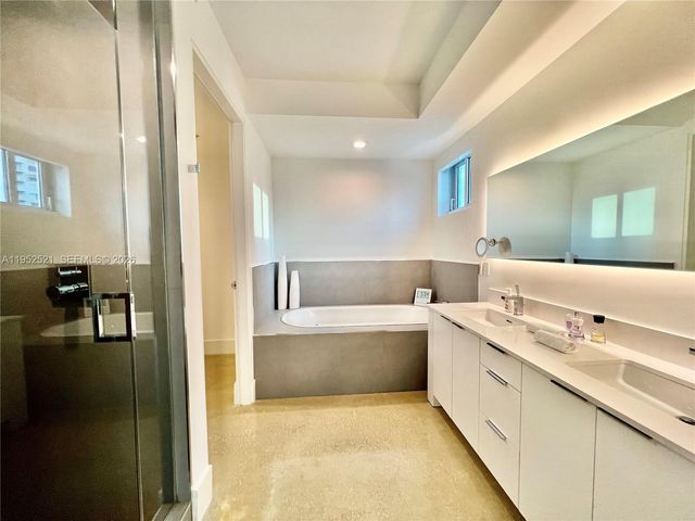 50 S Pointe Drive LOFT5, Miami Beach, FL 33139