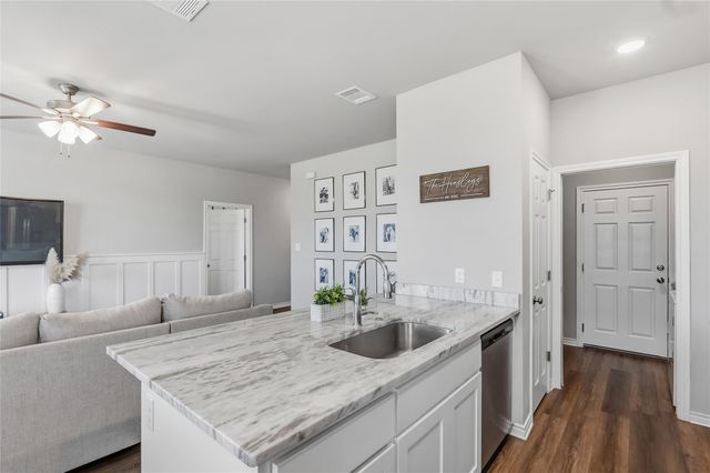 2420 Lightfoot Lane, Bryan, TX 77803