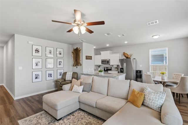 2420 Lightfoot Lane, Bryan, TX 77803