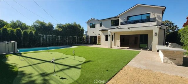 16354 Moorpark, Encino, CA 91436