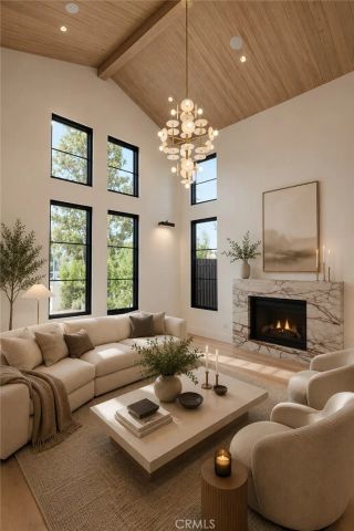 16354 Moorpark, Encino, CA 91436