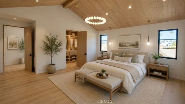 16354 Moorpark, Encino, CA 91436