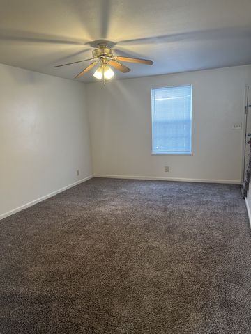 551 Syracuse Dr Apt B, Clarksville, TN 37042