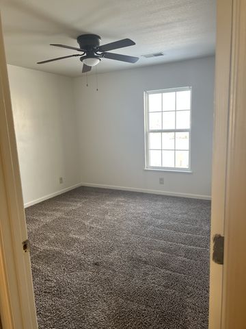 551 Syracuse Dr Apt B, Clarksville, TN 37042