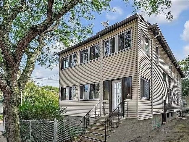 29 Edward T Sullivan Rd 2, Cambridge, MA 02138