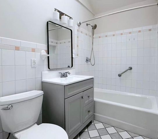 29 Edward T Sullivan Rd 2, Cambridge, MA 02138