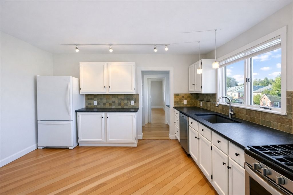 29 Edward T Sullivan Rd 2, Cambridge, MA 02138