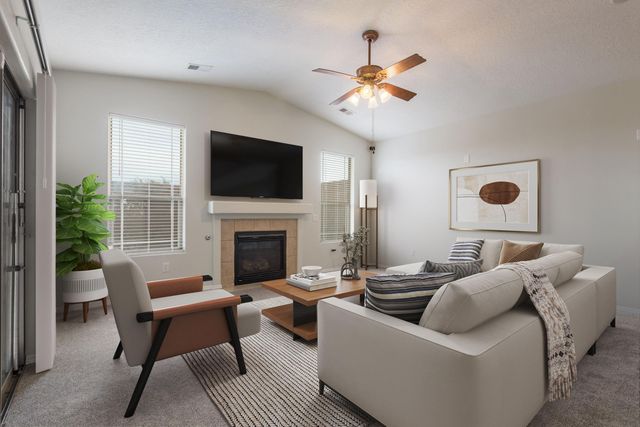804 Loma Pinon Loop NE, Rio Rancho, NM 87144