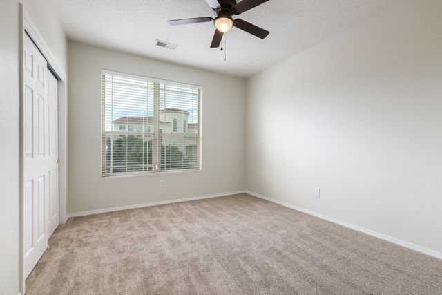 804 Loma Pinon Loop NE, Rio Rancho, NM 87144