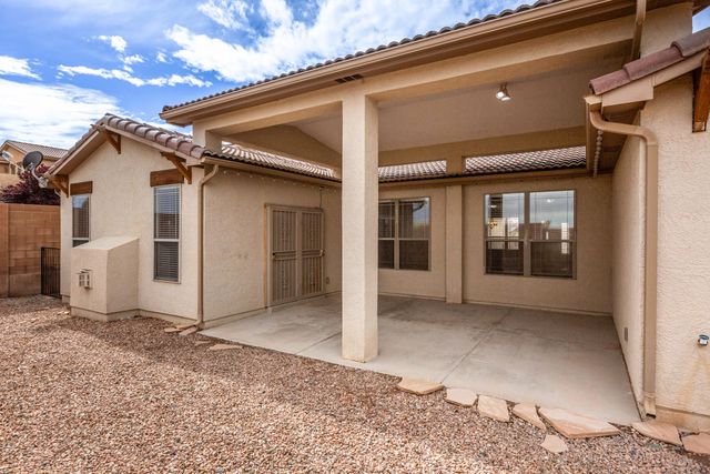 804 Loma Pinon Loop NE, Rio Rancho, NM 87144