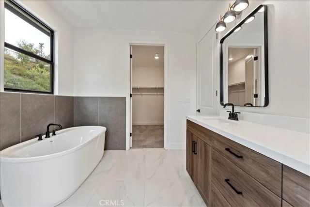 943 N Avenue 66, Los Angeles, CA 90042