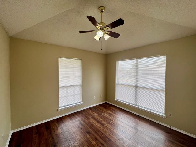 4308 Kelly Hill Drive, Arlington, TX 76017
