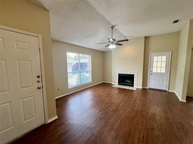 4308 Kelly Hill Drive, Arlington, TX 76017