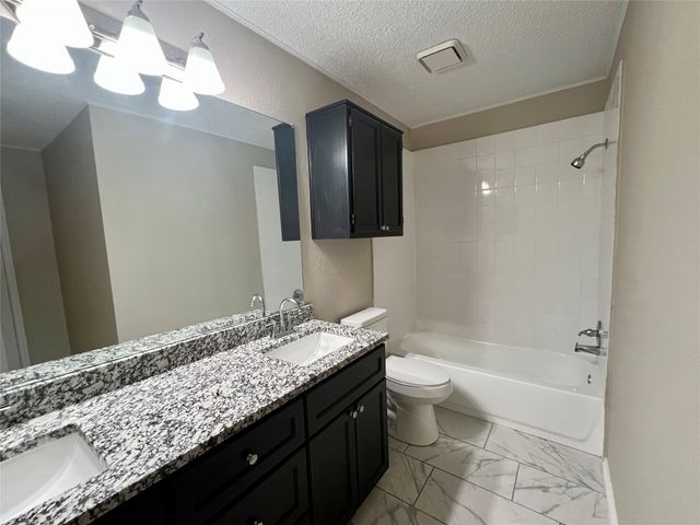 4308 Kelly Hill Drive, Arlington, TX 76017