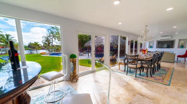 6850 Eastview Drive, Lake Worth, FL 33462