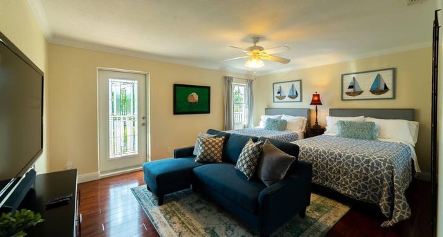 6850 Eastview Drive, Lake Worth, FL 33462