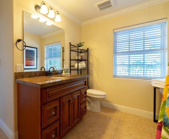 6850 Eastview Drive, Lake Worth, FL 33462