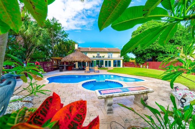 6850 Eastview Drive, Lake Worth, FL 33462