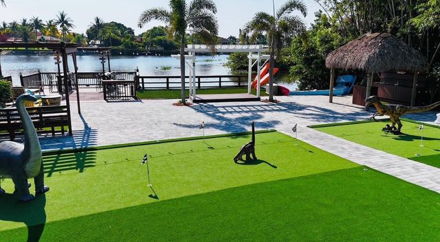 6850 Eastview Drive, Lake Worth, FL 33462
