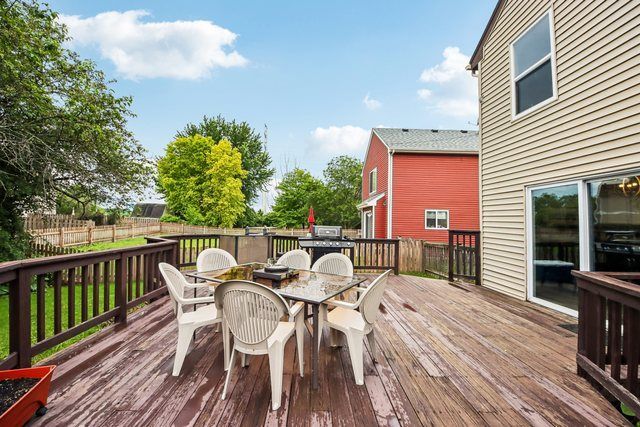 647 E Princeton Court, Round Lake Beach, IL 60073