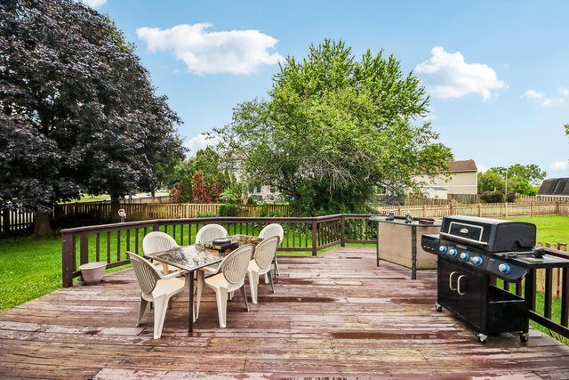 647 E Princeton Court, Round Lake Beach, IL 60073