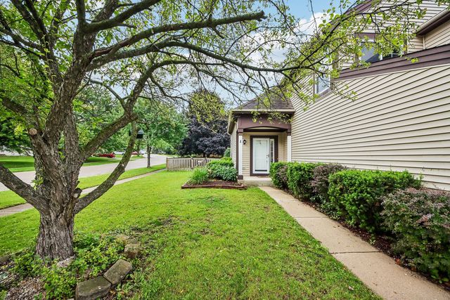 647 E Princeton Court, Round Lake Beach, IL 60073