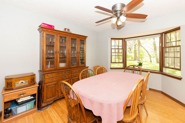 10594 Grover Oaks Road, Roscoe, IL 61073
