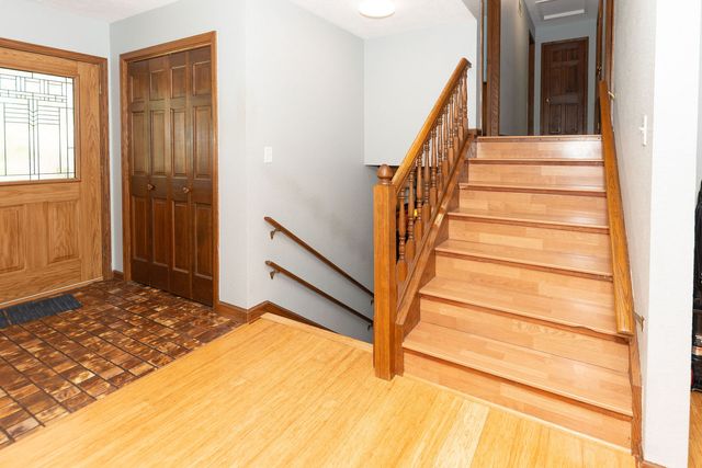 10594 Grover Oaks Road, Roscoe, IL 61073