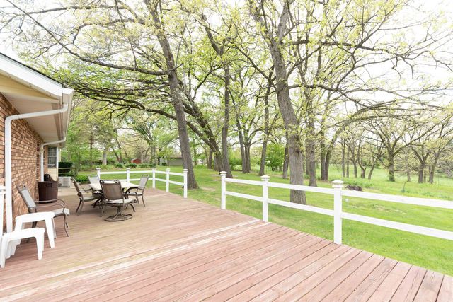 10594 Grover Oaks Road, Roscoe, IL 61073
