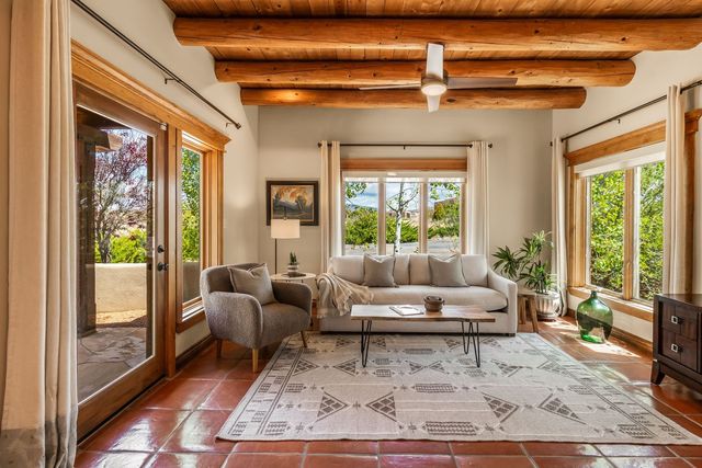 10 Descanso Road, Santa Fe, NM 87508