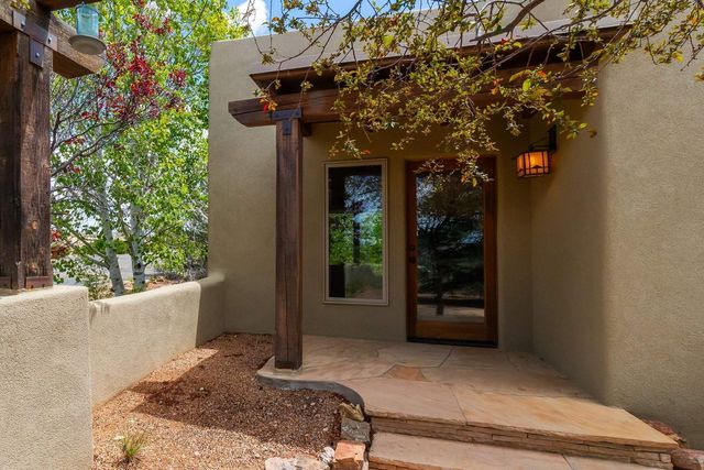 10 Descanso Road, Santa Fe, NM 87508