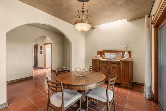 10 Descanso Road, Santa Fe, NM 87508