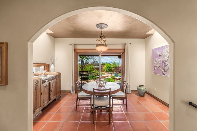 10 Descanso Road, Santa Fe, NM 87508