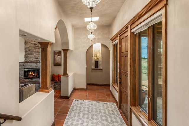 10 Descanso Road, Santa Fe, NM 87508